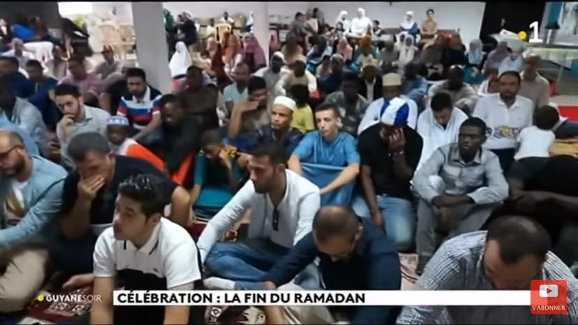 Regardez « Célébration : la fin du Ramadam » sur YouTube